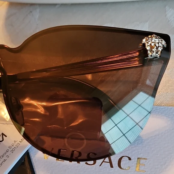 Versace Brown Sunglasses with White Case And Box - Picture 2 of 11